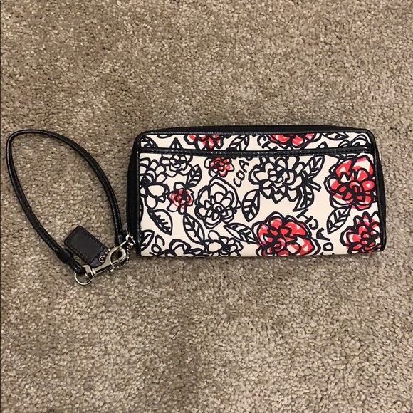 Coach wristlet - Picture 2 of 3